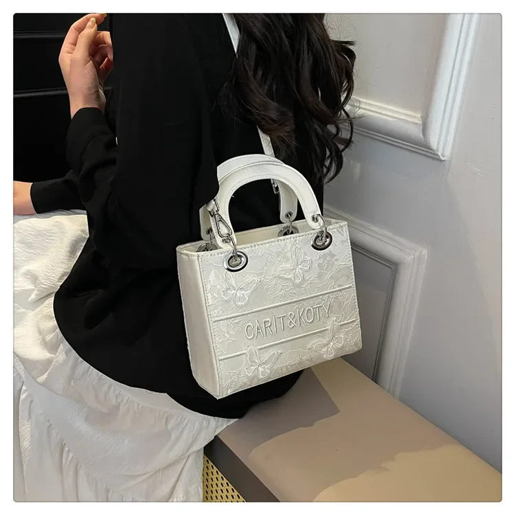 حقيبة حمل بتفاصيل فيونكة لعام 2025 للنساء، حقيبة عمل ذات سعة كبيرة مع فيونكة، حقيبة يد أنيقة، محفظة كمبيوتر محمول واسعة للتنقل