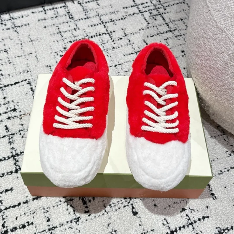 

Black and White Panda Fur Shoes for Women, High-End Feel, 2025 New Style, Color-Blocking, Fleece-Lined, Casual Sneakers, Lace-Up