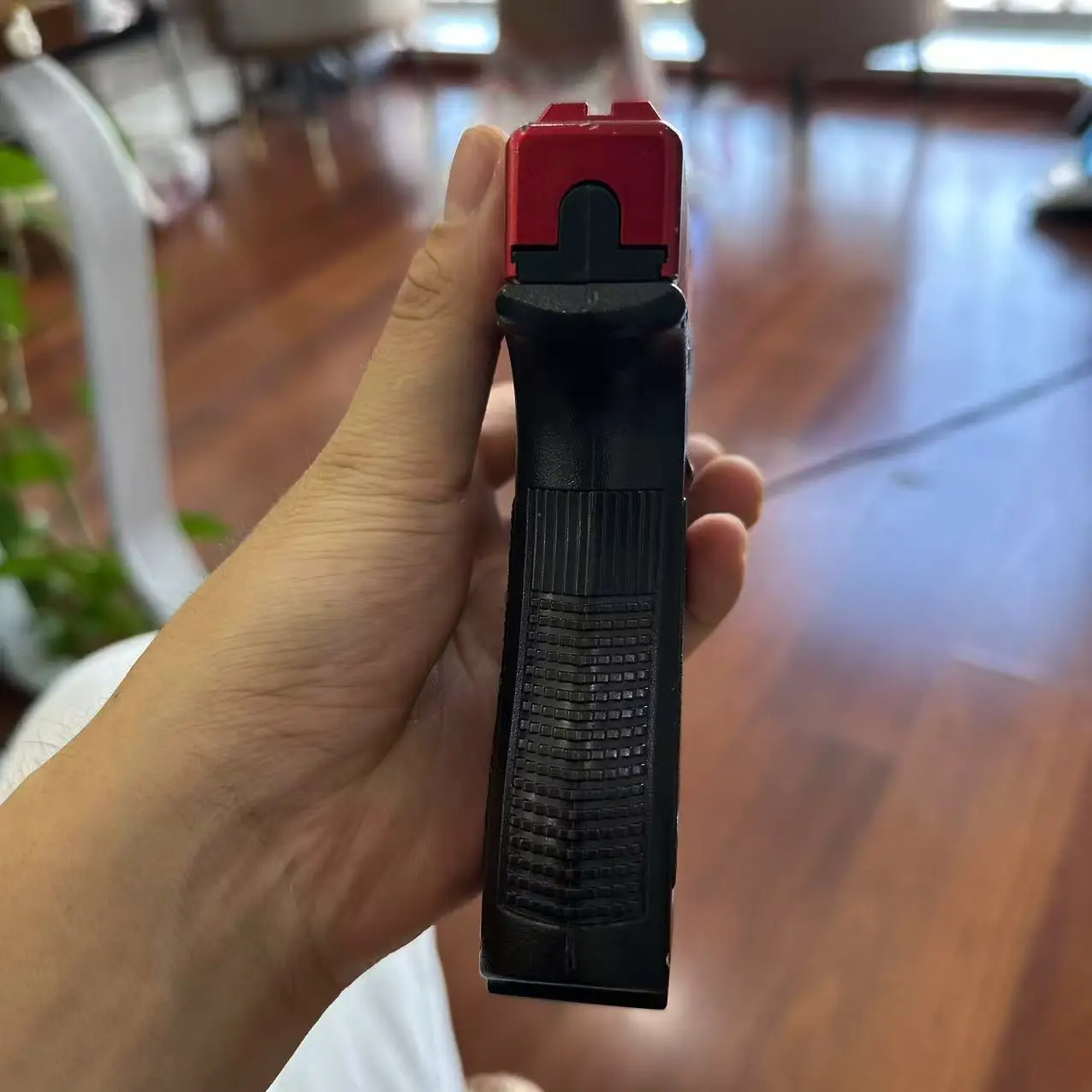 2025 جديد عيد الميلاد G17 سبيكة مسدس لعبة الحرائق 6 مللي متر الرصاص البلاستيكية مسافة إطلاق نار قوية 50 متر بعيدا هدية عيد ميلاد للأطفال