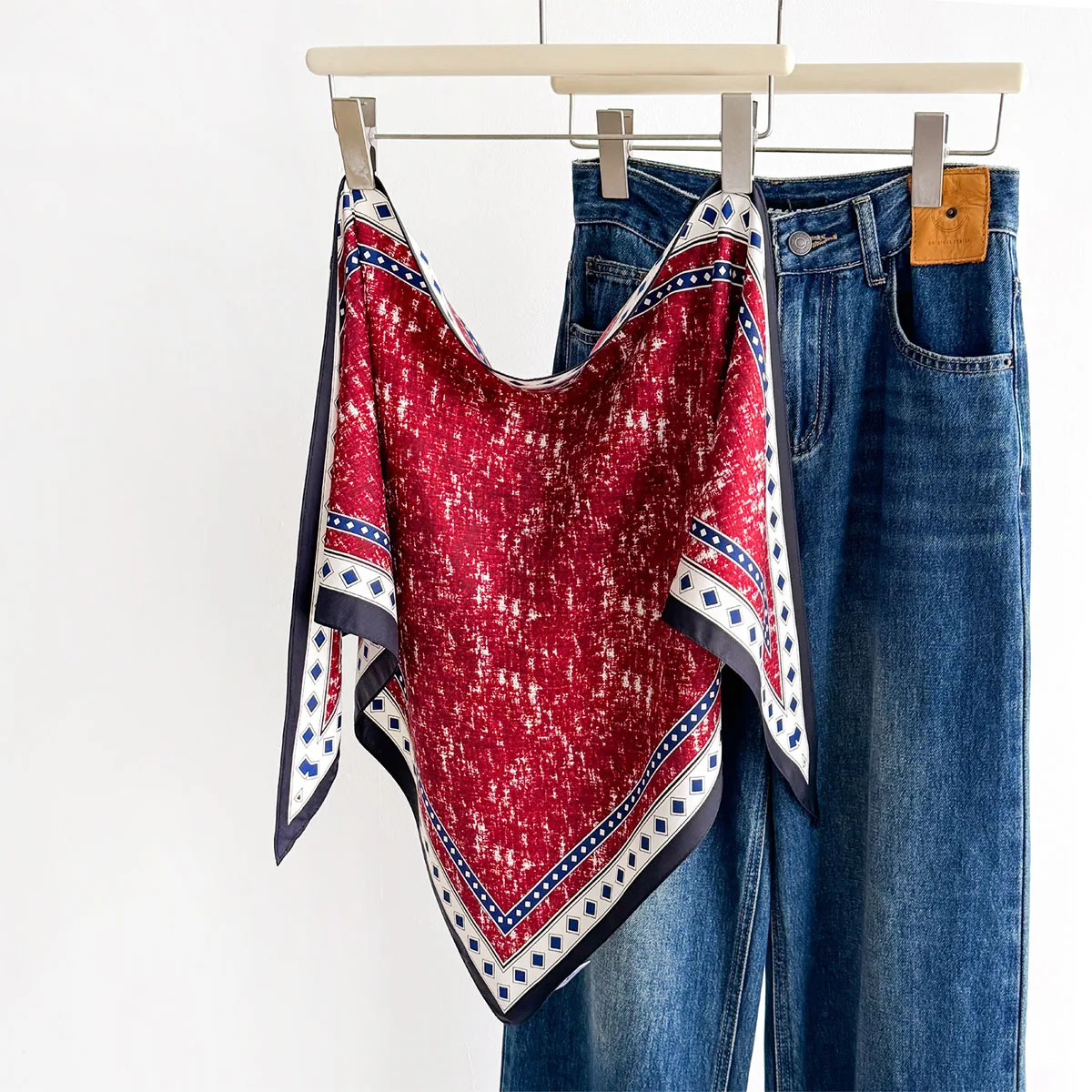 Women Oversized Triangle Wrap Scarf Layering Waist Curtain Decor For Denim Pants Streetwear Silky Fabric Head Wrap Fashion