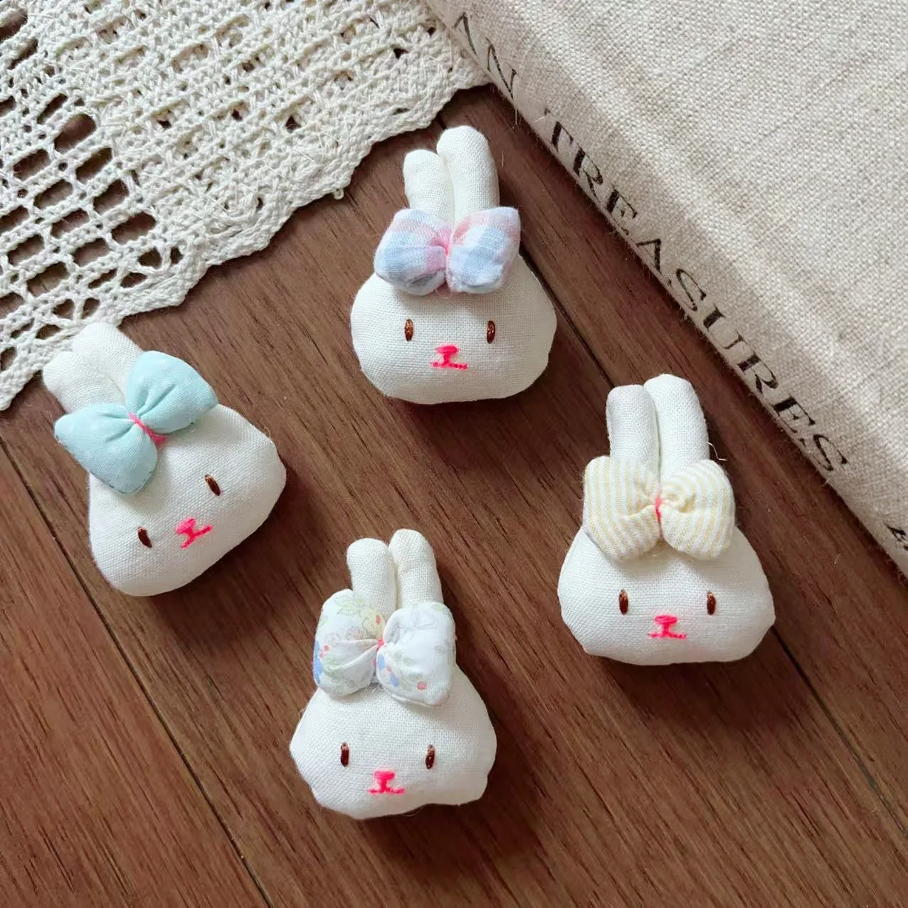 

Multifunctional Fabric Cartoon Bow Bunny Hair Accessory Brooch Pin DIY Lightweight Portable for Shoes Socks Bag Clothing Trim