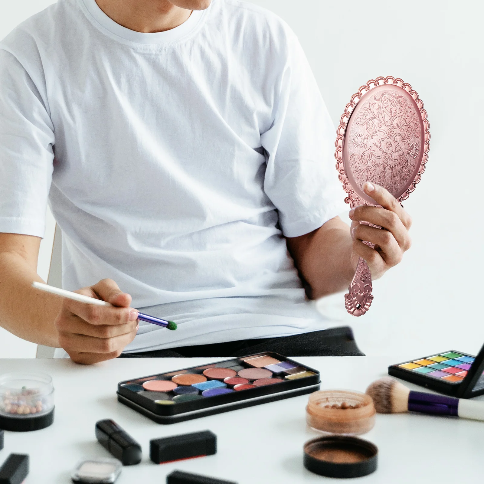 

2Pcs Handheld Makeup Mirror Vintage Embossed Design Portable Lightweight Face Mirror for Women Travel Hand Mirrors with Handle