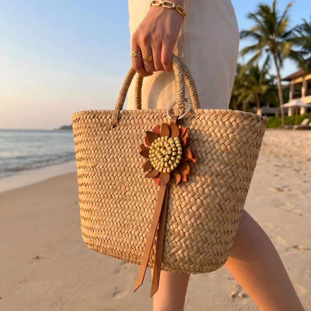 Trendy Key Chain Leather Sunflower Pendant Weave Handmade Pu Flower Keychain Fashion Creative Bag Charm Luggage Accessories