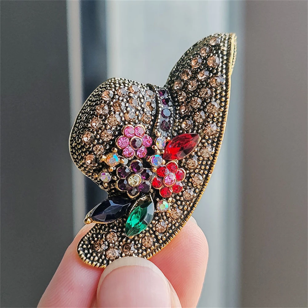 Vintage Fashion Antique Gold Color Rhinestone Hat Brooches for Women Wedding Corsage Accessories Pins High Quality