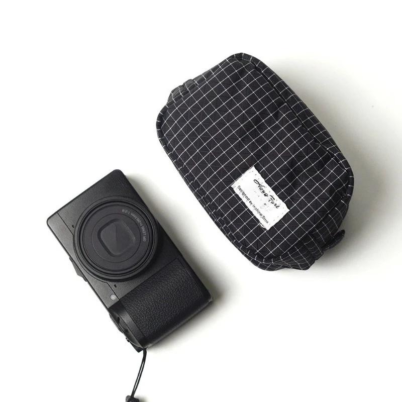 Small Camera Bag, Sundries Bag, Cosmetic Bag, Nylon Waterproof and Shockproof, Lightweight and Compact.