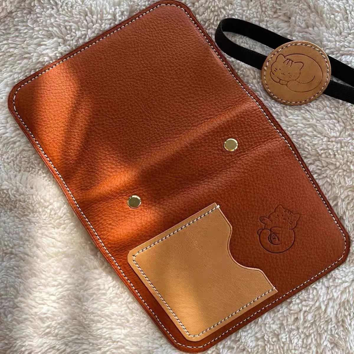 Cute cat A7 notebook retro brown detachable loose-leaf notepad 2 binders portable leather schedule planner，whith 80 pages