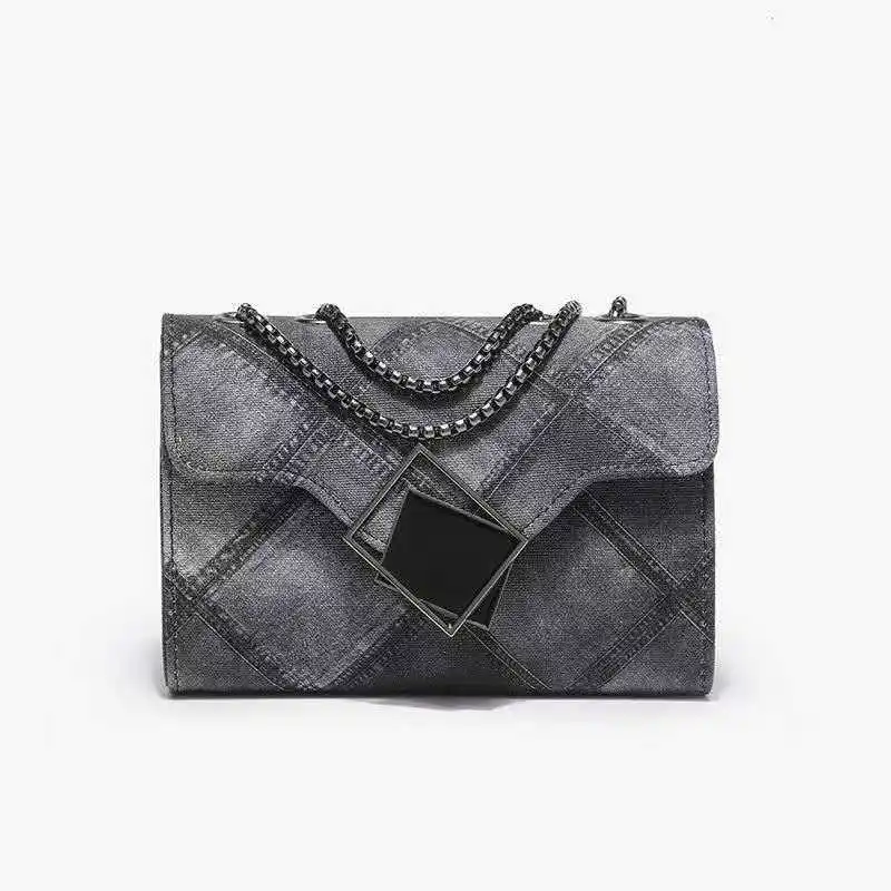 

2026 Fashion small square bag with chain strap women's bag outdoor shopping stylish and casual shoulder bag