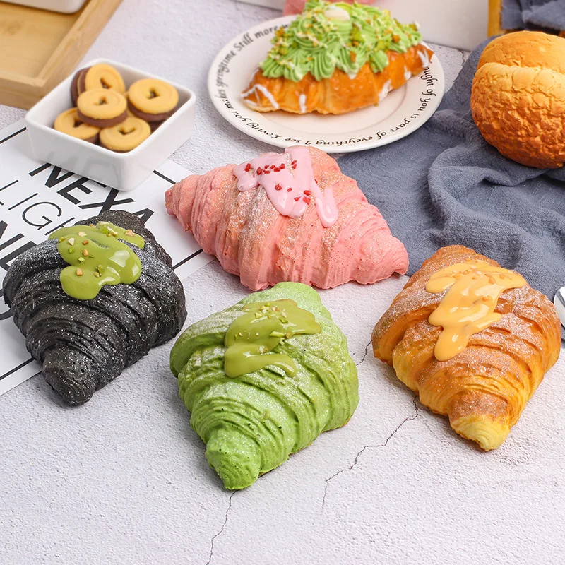 

Artificial Bread Croissant Soft Fake Bread Model Scale Fragrance Props Toy Model Food Play Simulation Home Decor Decoración