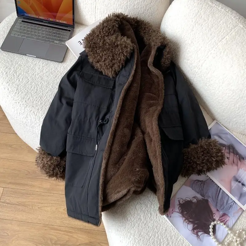 Abrigo acolchado de algodón holgado con cuello a la moda para mujer, chaqueta cálida de Color contrastante, nuevo artículo de invierno 2025, tendencia femenina