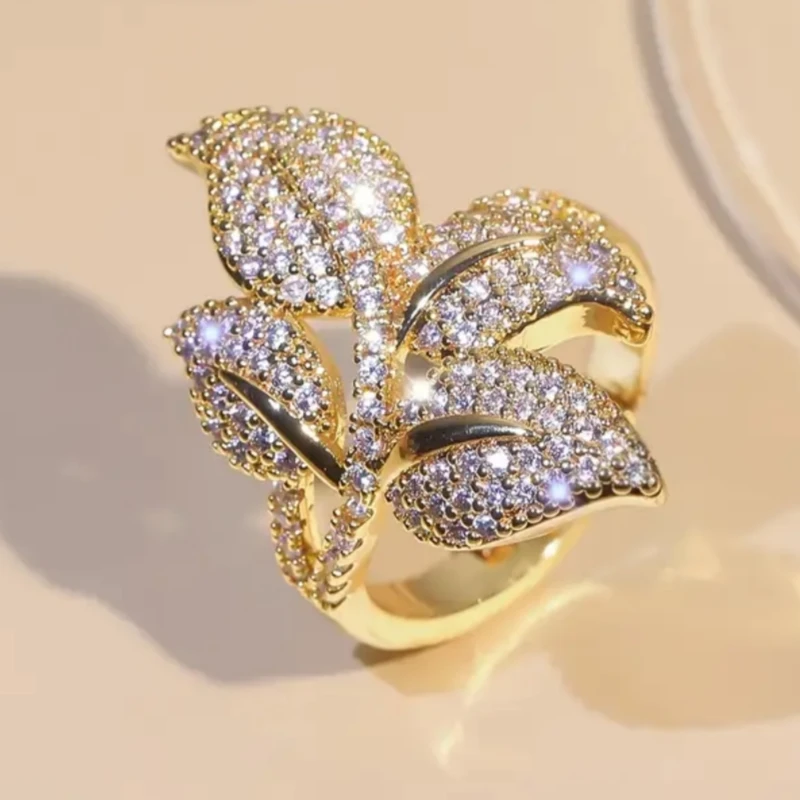 Exquisite Blingbling Synthetic Zirconia Leaf Ring Temperament Banquet Ring for Women Fashion Wide Band Ring Jewelry