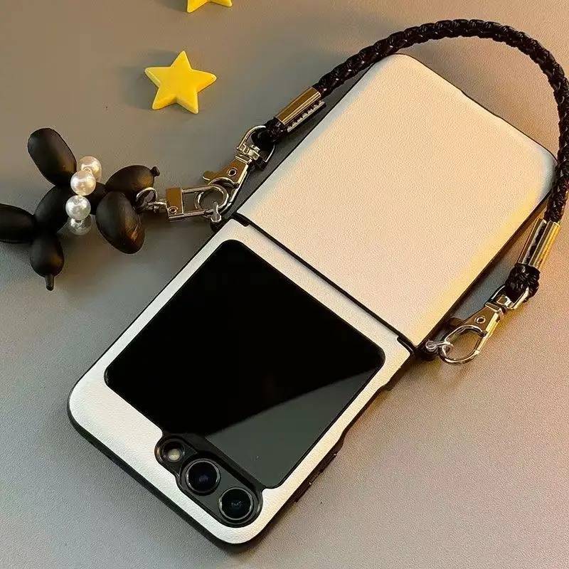 Korean Black 3D Dog Hand Bracelet  Case For Samsung Galaxy Z Flip 7 Z Flip 6 5 Z Flip 4 3 flip6 zflip5 Cover