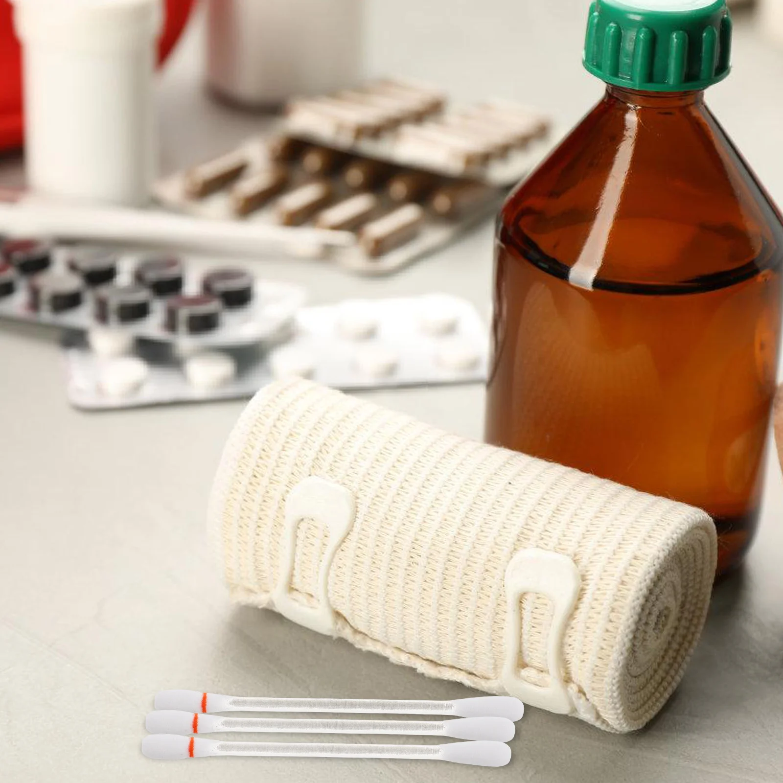 

300pcs Alcohol Swabs Portable Disposable Cotton Pads for Wound Aid Outdoor Use Teeth Sticks