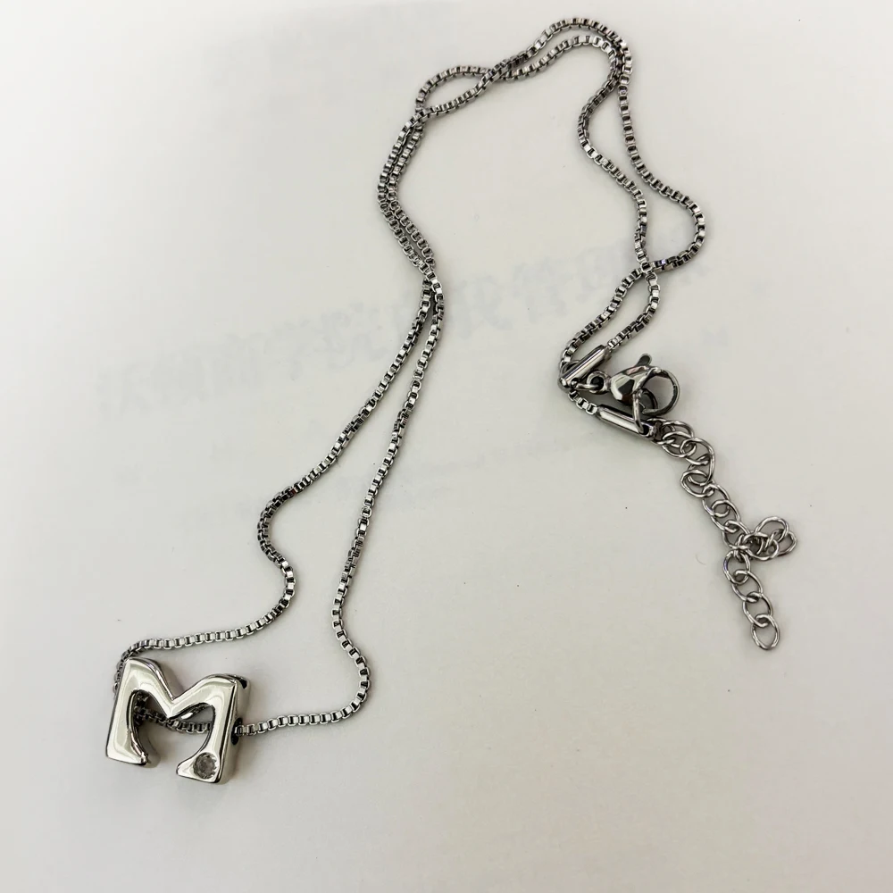 بسيطة النحاس الزركون كابيتال قلادة بحرف قلادة المرأة خمر الذهب اللون لامعة سحر صندوق فولاذي سلسلة الياقات الملحقات #2