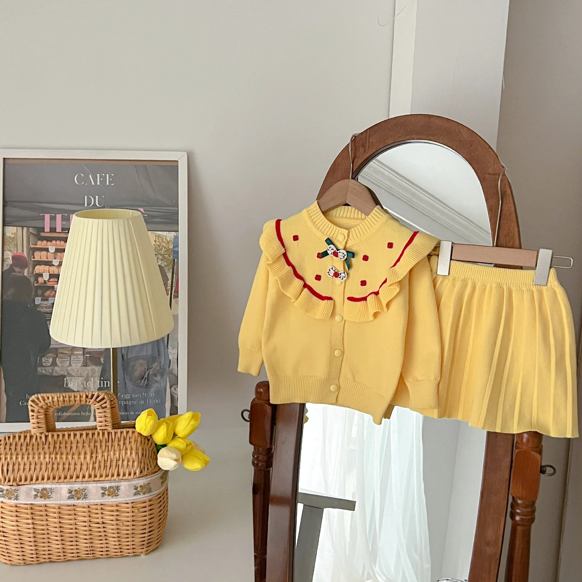 

New Girls' Sweater Sets Autumn and Winter Long Sleeved Doll Cardigan Knitted Pleated Skirt Baby Girl Clothes