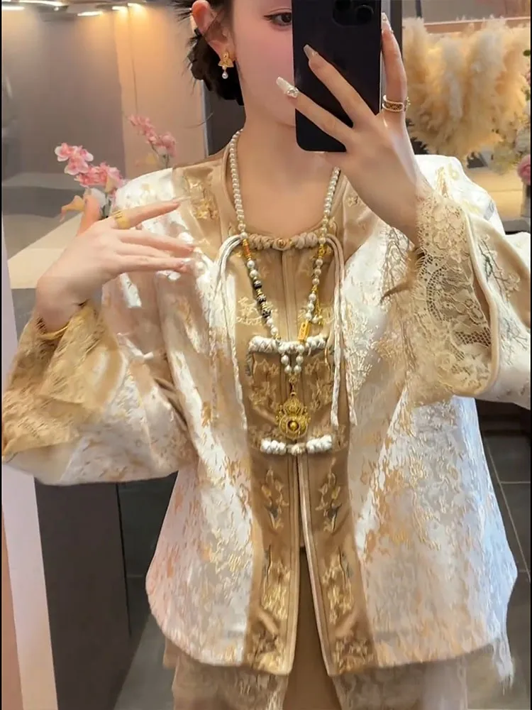 

A new Chinese-style set with unique and fashionable temperament featuring two-piece coat skirt