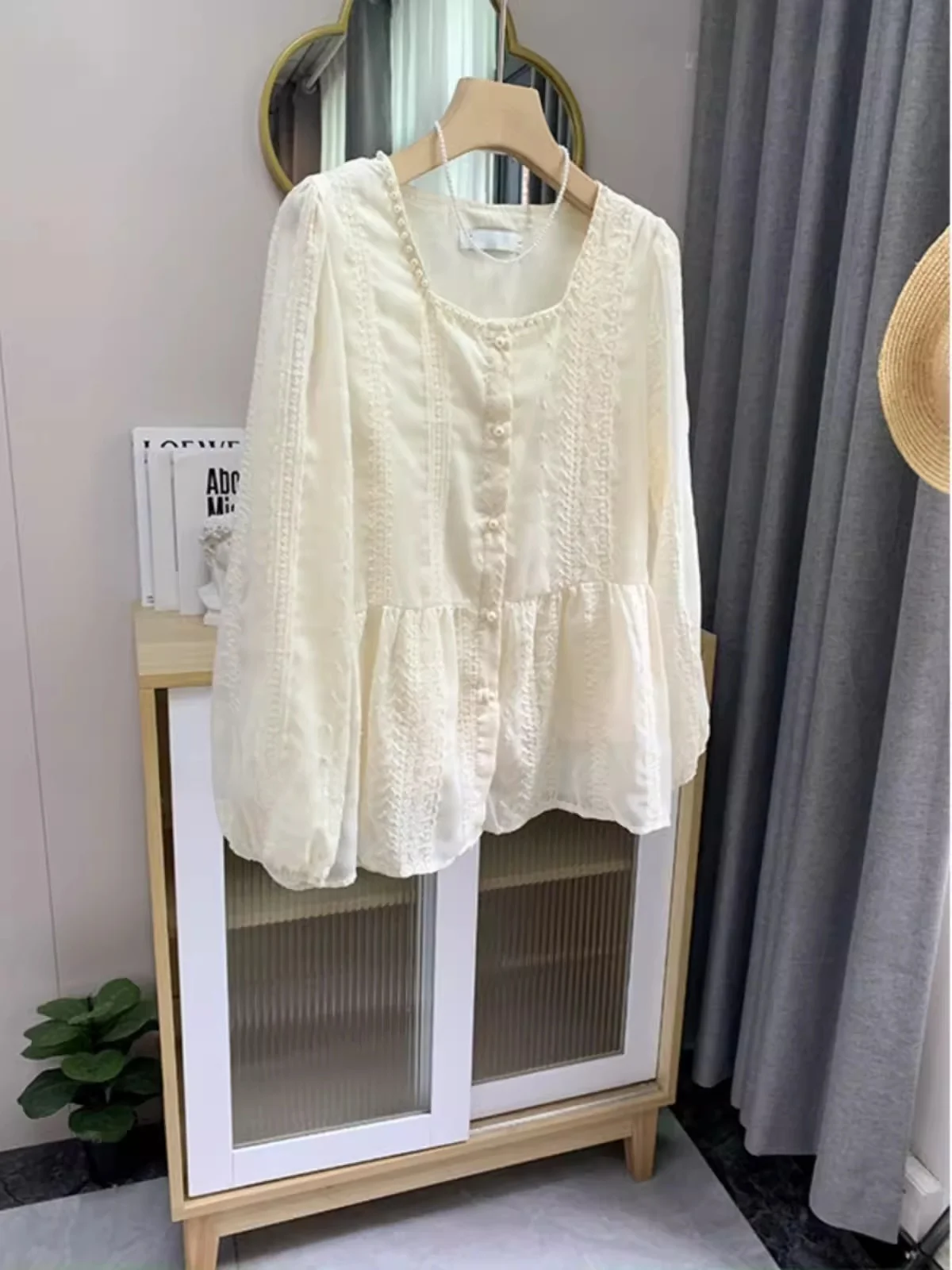 Oszałamiająca, haftowana bluzka z kwadratowym dekoltem z perłami, podkreślająca figurę, uniwersalna, idealna do pracy, długa, jedwabna, w kolorze...