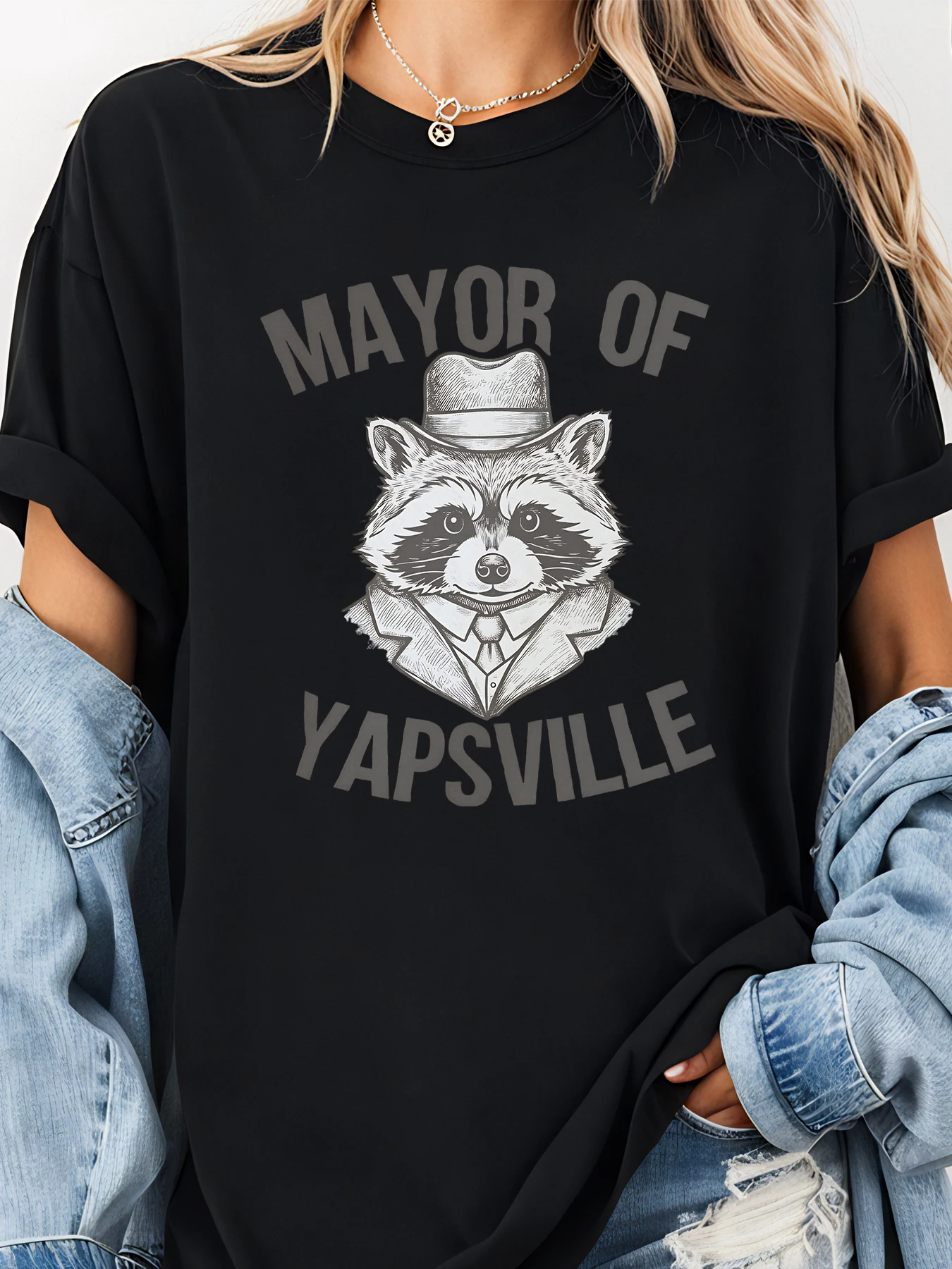 Mayor Of Yapsville Raccoon Grafik-T-Shirt mit Hut- und Anzugdesign für Freizeitkleidung