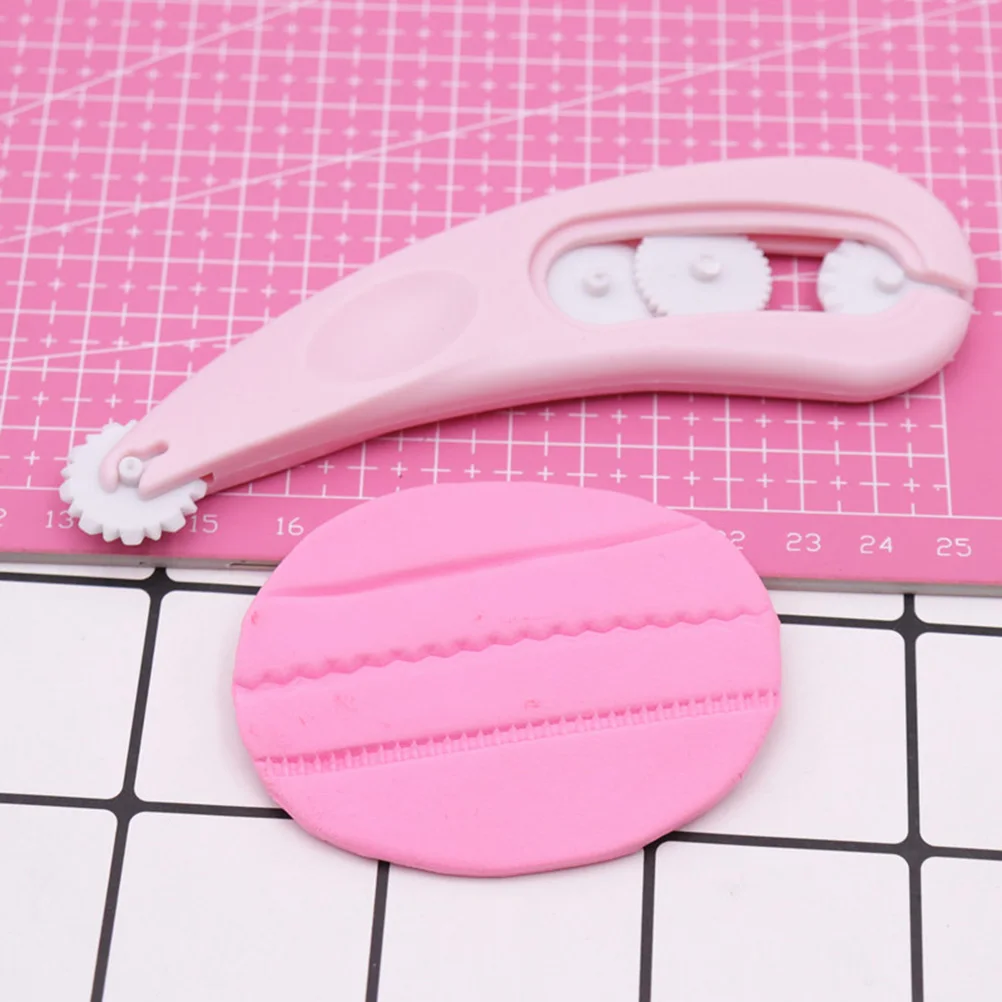 

Lattice Roller Cutter Tool 4 Wheels Pink Premium Plastic Dough Pastry Cookie Baking Mold Baking Tool