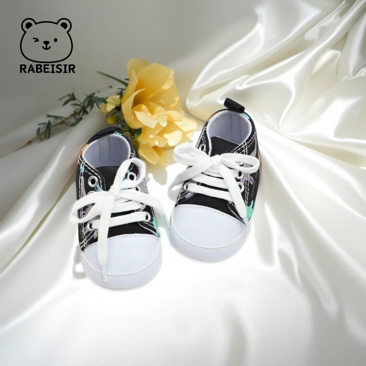 

Baby canvas shoes, baby walking shoes, anti slip and breathable, 0-6-12-18 month night light style