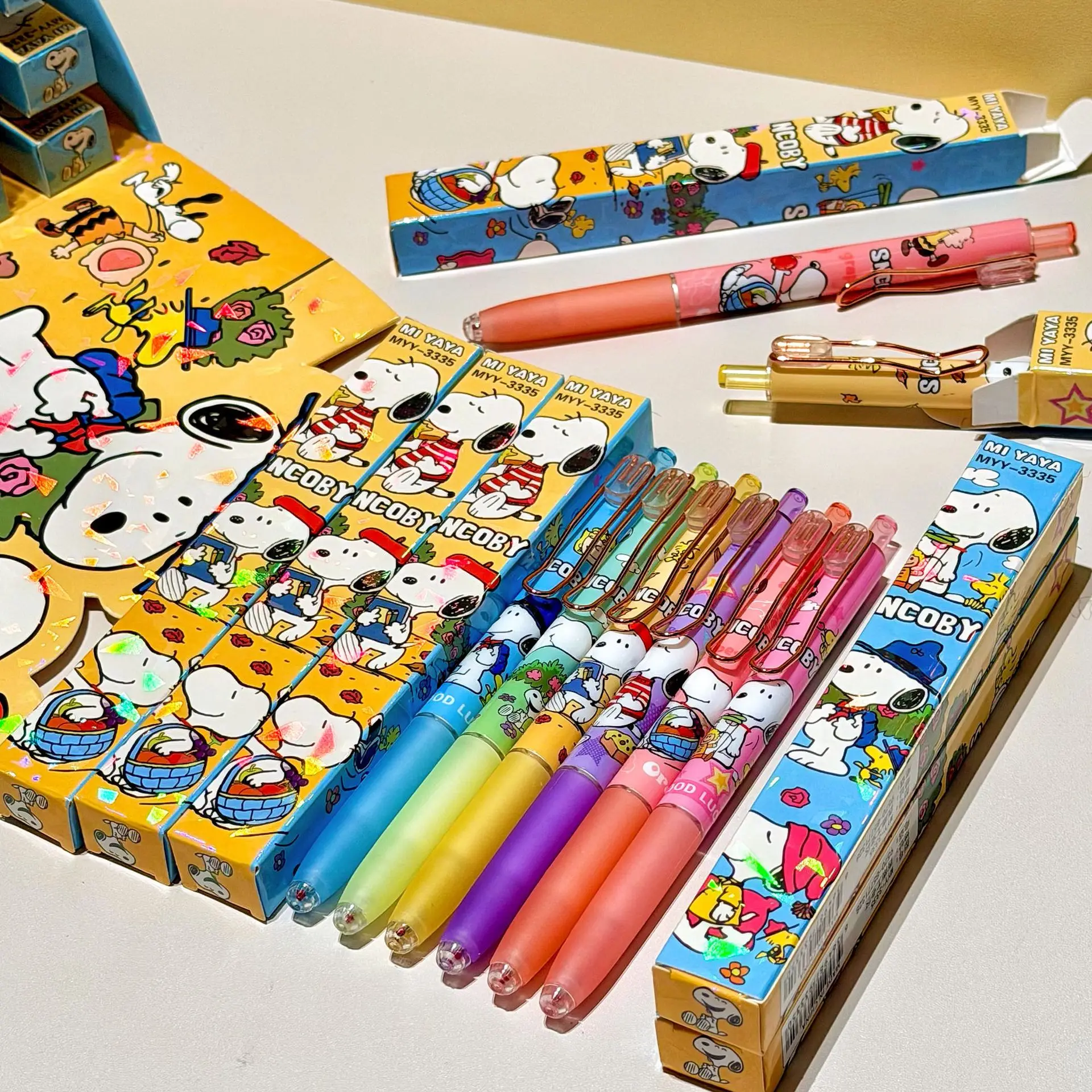 Nouveaux stylos gel Snoopys pour étudiants, garçons et filles, marqueurs noirs, stylos kawaii, stylos gel de dessin animé pour enfants, cadeau d'anniversaire pour enfants, fournitures scolaires