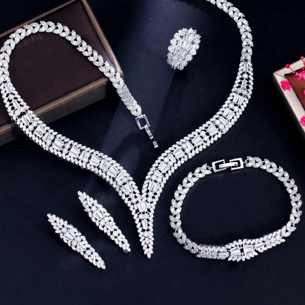 

Pera Luxury Nigerian White Cubic Zirconia Long Leaf Design Pendant 4Pcs Wedding Necklace Earrings Set for Women Accessories J567