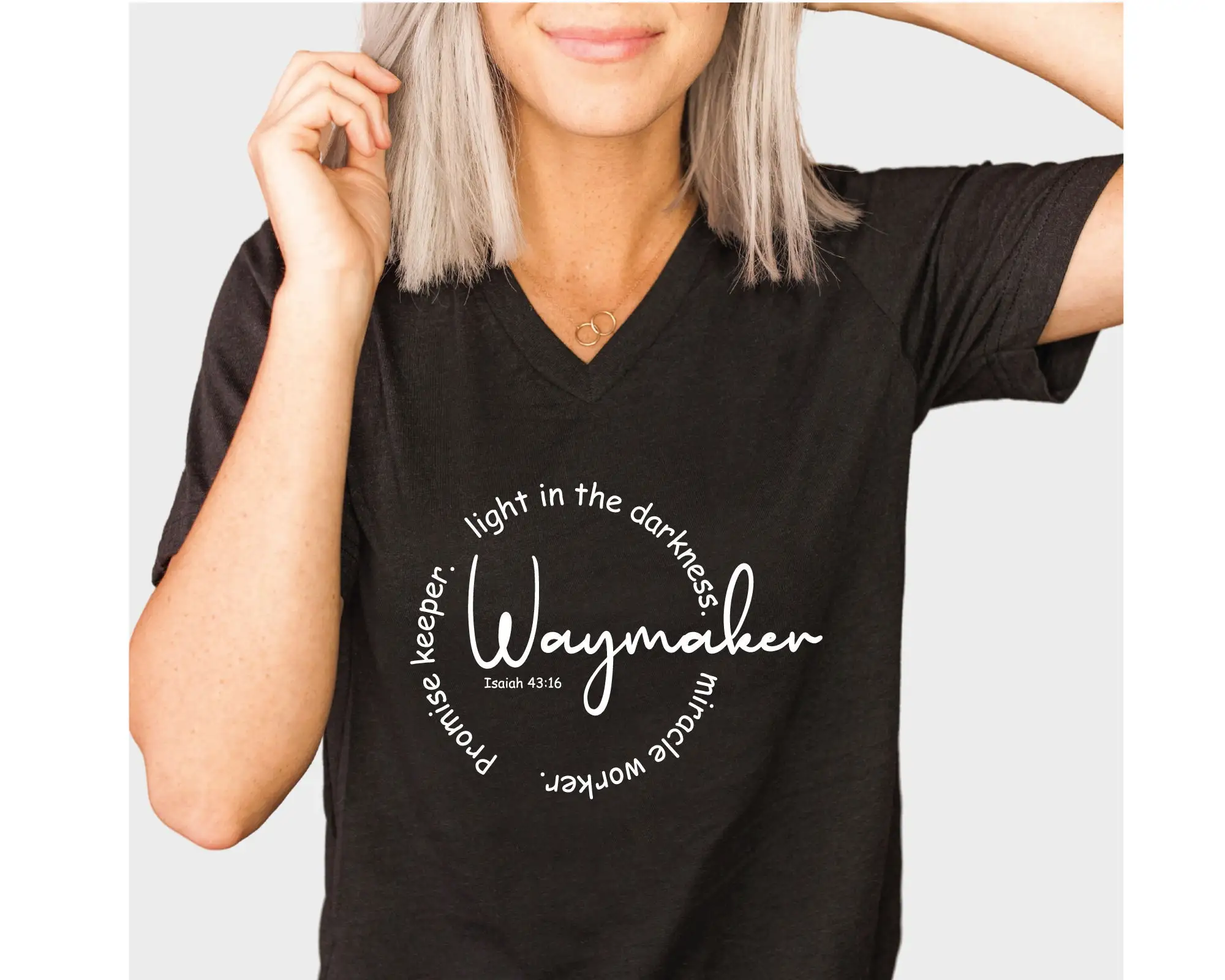 

Light in The Darkness Waymaker Slogan Women T-shirt New Fashion Summer All Match Female Shirt Trend Holiday Comfort Girl Tee