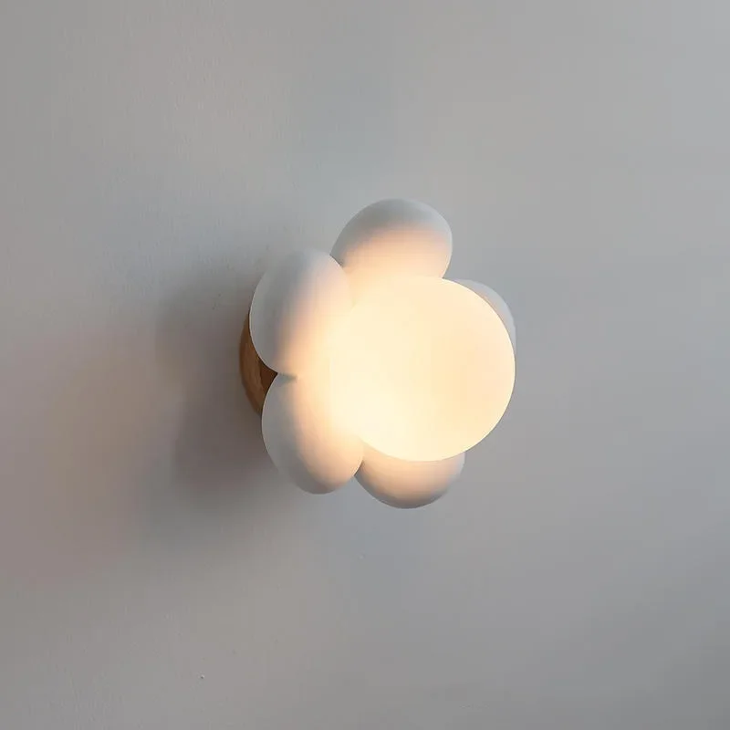 GHJUYIOL Simple and Warm Flower Bedside Lamp Nordic Creative Design Bedroom Cute Wall Lamp