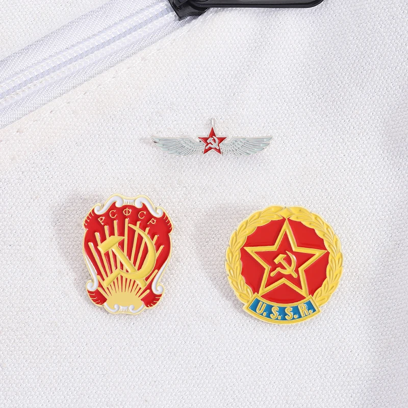 

Soviet Stars and Wings Badge Enamel Pins Hammer and Sickle Pattern Red Medal of Honor Brooch Bag Lapel Badge Collect souvenirs