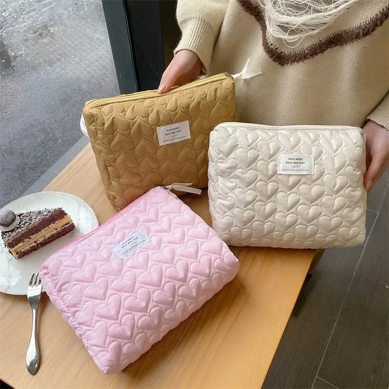 Fashion Cosmetic Bags Heart-shaped Embroidered Makeup Bags for Women Portable Travel Storage Bag Korea Padded Cotton Cloud Bag