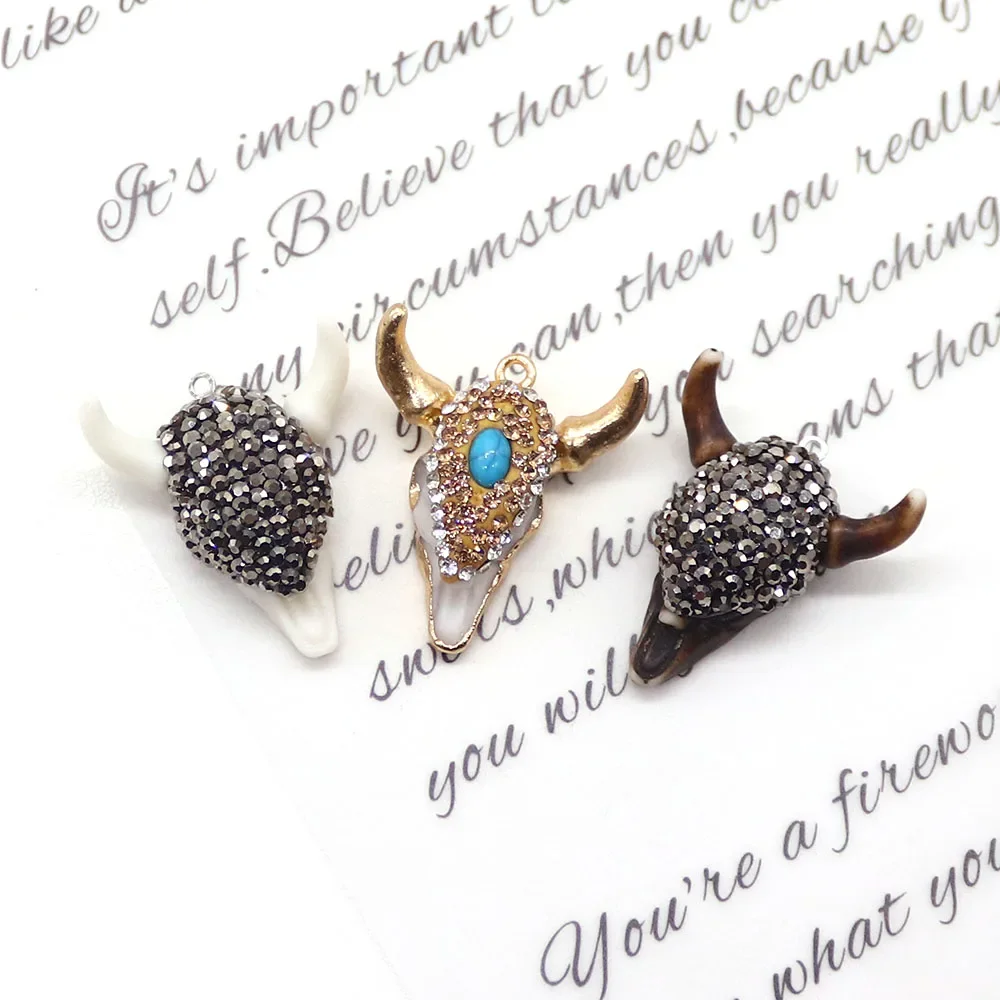 Vintage Cow Bone Pendants Resin Acrylic Inlaid Rhinestone Bull Head Skull Pendant for Men DIY Necklace Bracelet Jewelry Gifts