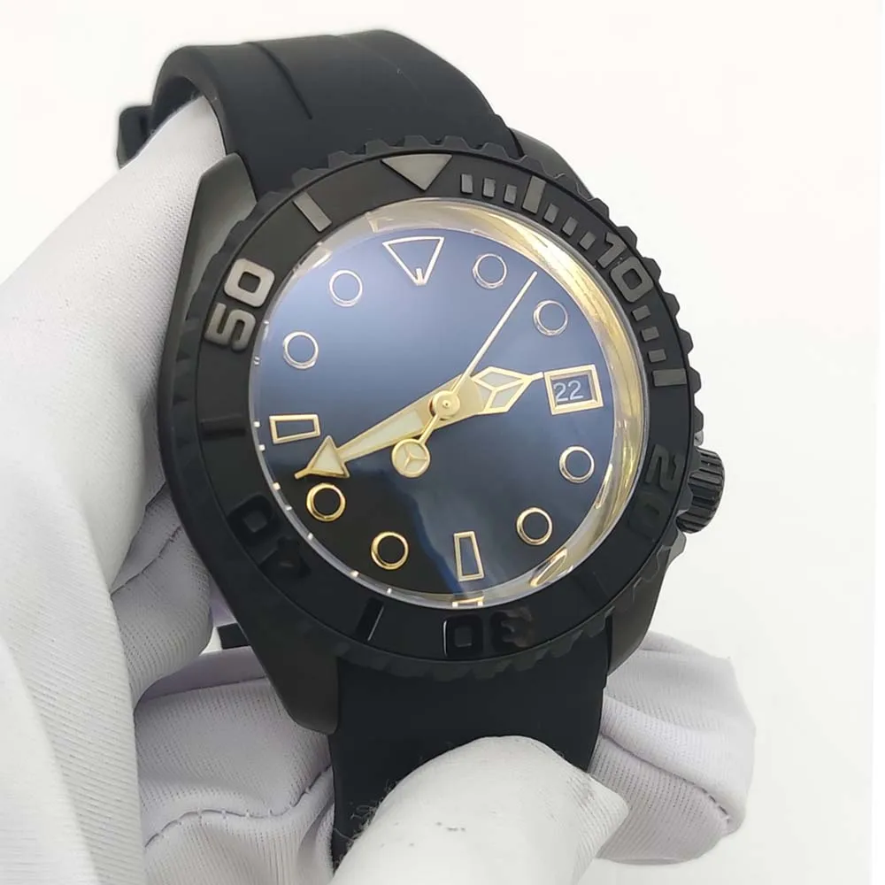 42mmの新しいNH35自動機械式時計、サファイアガラス、快適なラバーストラップ、メンズカジュアルビジネス腕時計