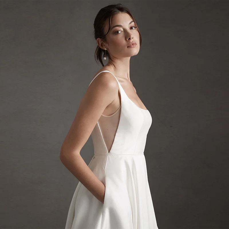 

French Satin Wedding Dress New French Simple Square Neck Elegant and Dignified Hepburn Style Bride Outdoor Reception Dress