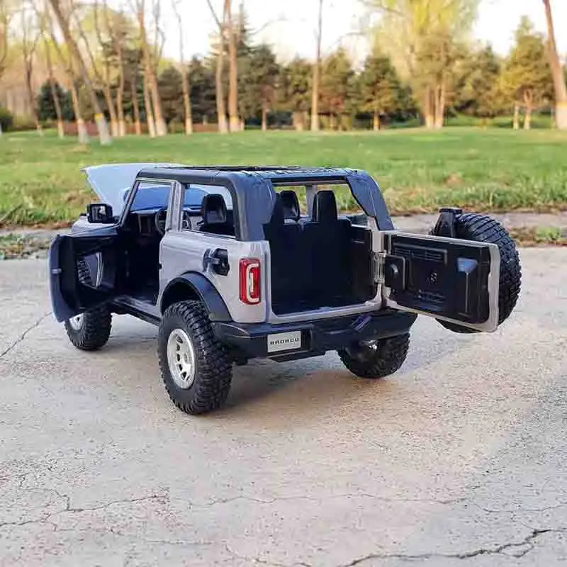 1/32 diecast ford bronco lima liga modelo de carro metal veículos fora de estrada modelo simulação som luz coleção presente das crianças brinquedo