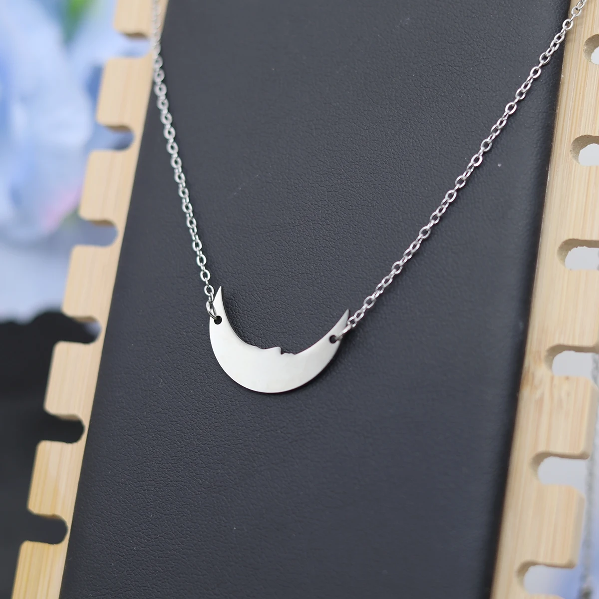 Kinitial Moon Necklace Stainless Steel Choker Fashion Elegant Women Witch Crescent Moon Jewelry Gift Celestial Moonology
