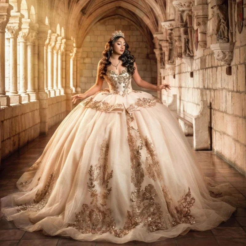 

champagne Shiny Ball Gown Quinceanera Dresses Gold Applique Lace Beading Crystal Tiered Tull Corset Off The Shoulder Sweet 16