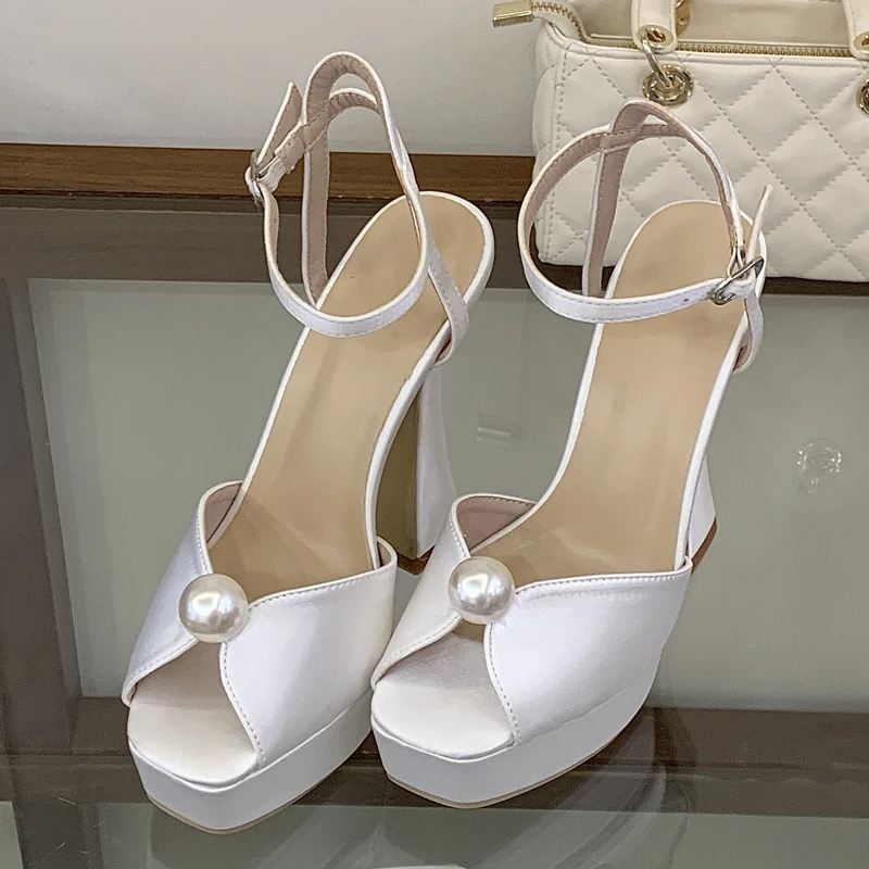 

Новые летние женские босоножки Eilyken с жемчугом, открытым носком и ремешком на пряжке, модные туфли на квадратном высоком каблуке для банкетов и торжеств