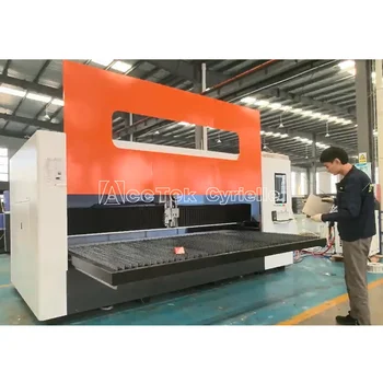 3015 Fiber laser cutting machine with full closed cover 2kw 3kw 6kw 12kw laser cutter