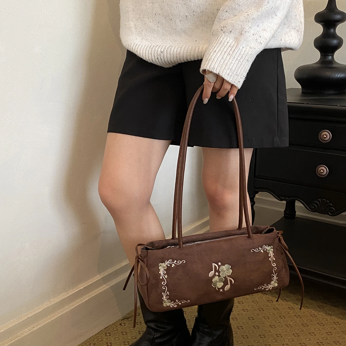 Vintage Suede PU Shoulder Bag for Women Embroidery Clover Music Note Design Y2K Long Handle Underarm Handbag Retro Daily Purse