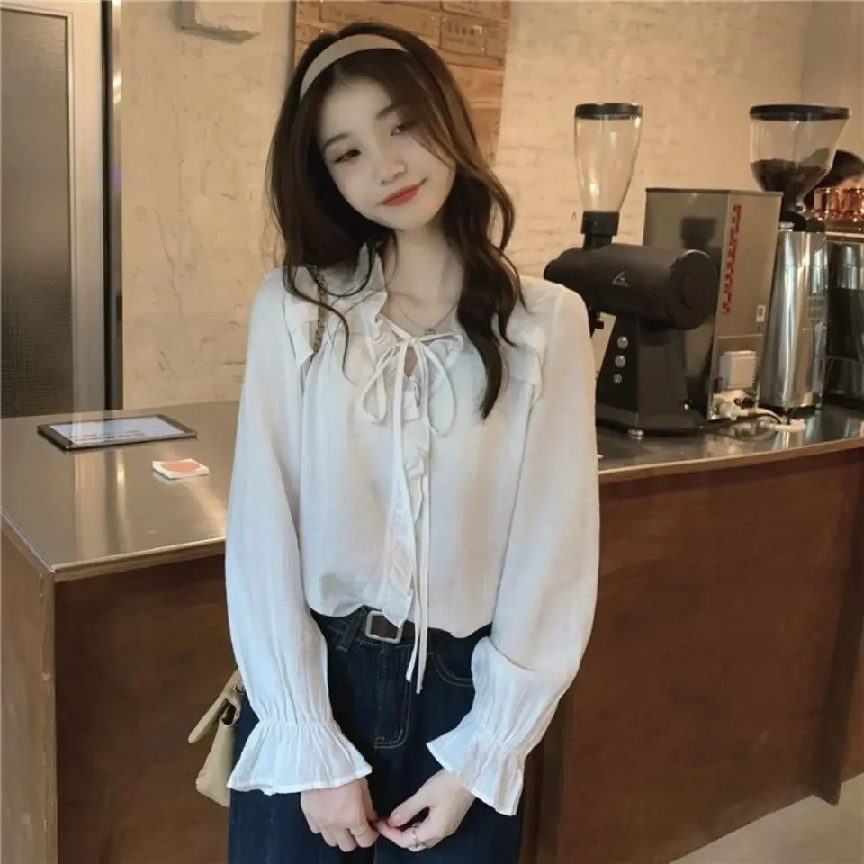 Korean Spring Autumn Temperament Gentle V-neck Lace Shirt Women\'s Loose Strap Trumpet Sleeve Chic Long Sleeved Top New Style