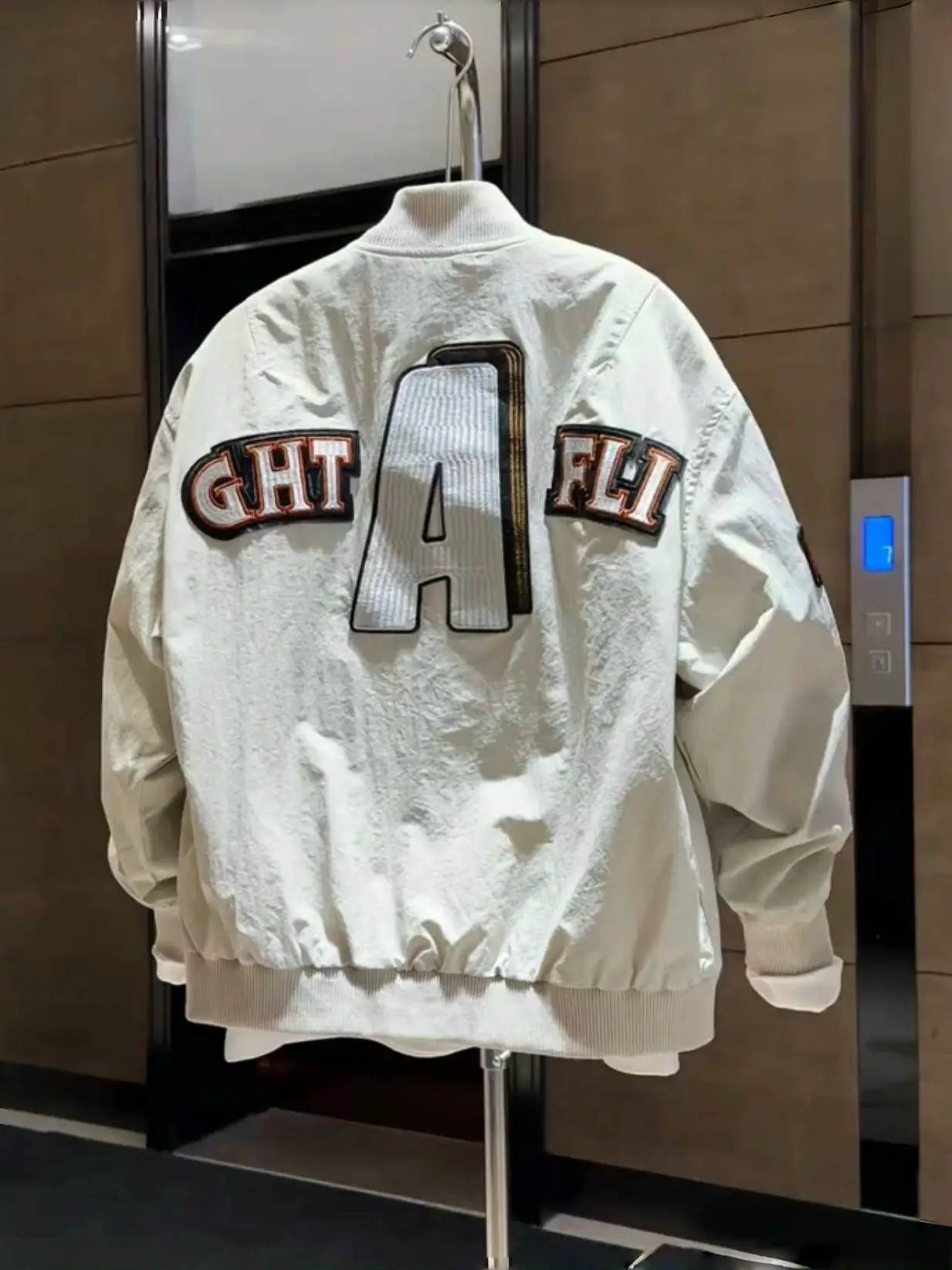 

Весенне-осеннее мужское модное брендовое вышитое письмо с воротником-стойкой Jaet Haome, повседневное свободное бейсбольное пальто