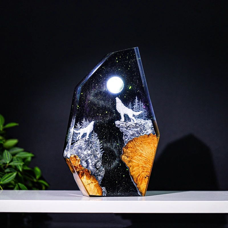 Nature Animals Figure Organism Resin Table Light Creactive Art Decoration Snowy Night Wolf Howl Night Light USB Charge view 5