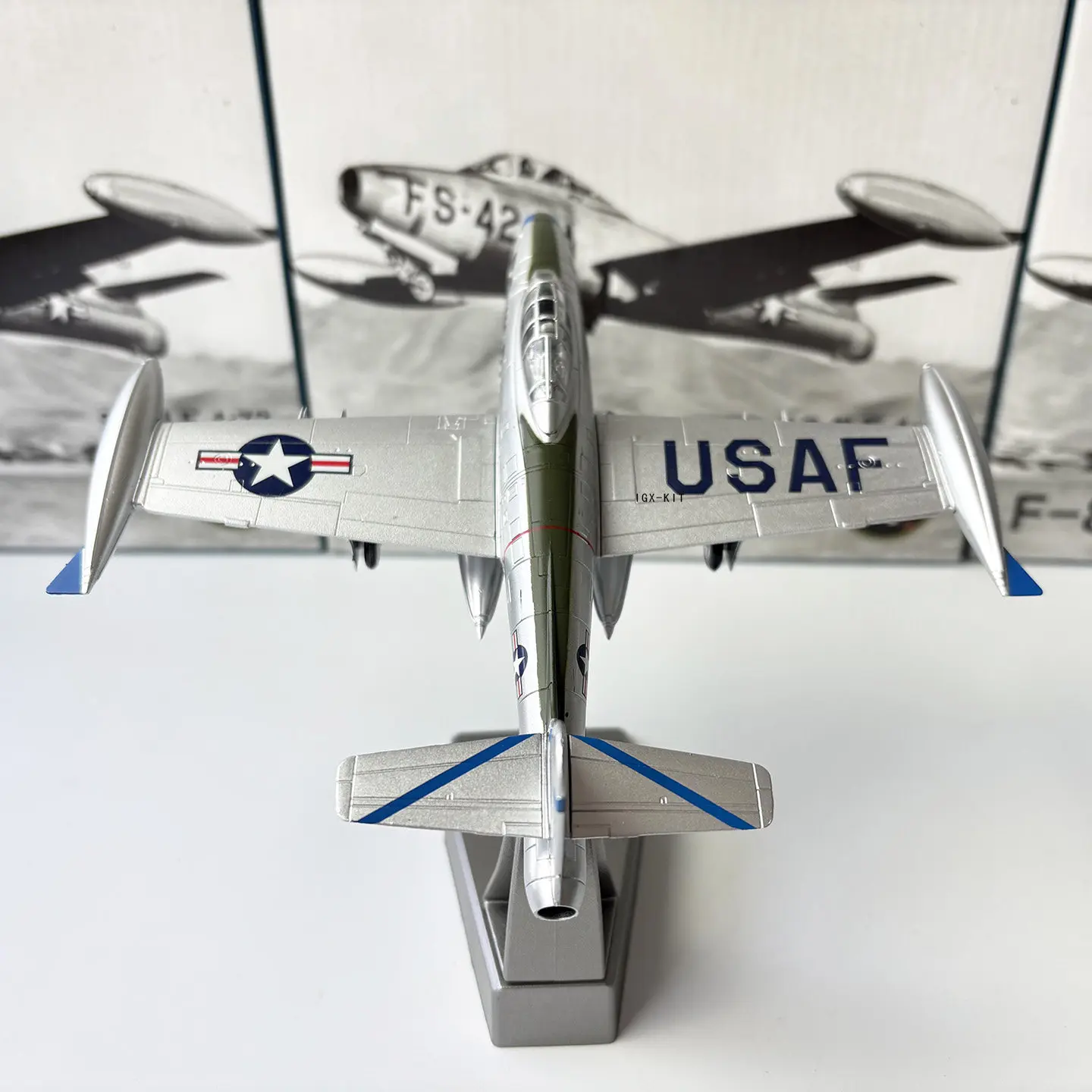 Diecast 1:72 Scale Alloy US F84 Thunderjet Jet Fighter F-84 Bomber Airplane Models For Static Collection Gift Military Aircraft