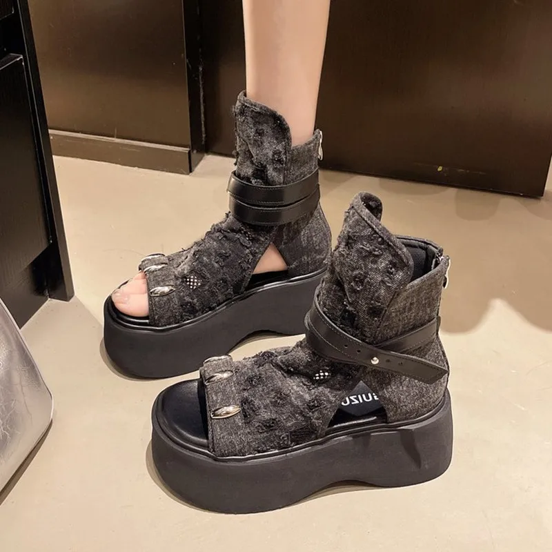 كعوب عالية على الموضة المرأة الصنادل منصة أحذية مصممين النساء 2025 الاتجاه الجديد الصيف سحابات مضخات فستان Sandalias De Mujer