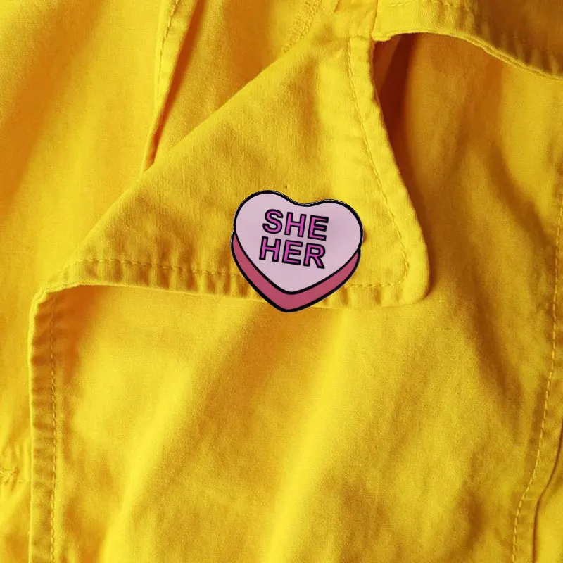 وقالت انها الضمائر الوردي القلب دبوس ملابس أشكال مختلفة LGBTQ شارة بروش ظهره الديكور مجوهرات الأزياء #5