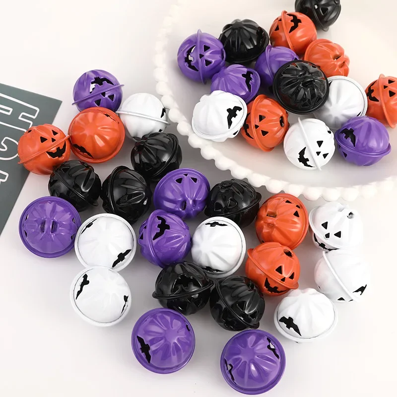 Halloween-Eisenglocken, 3/4 cm, gruselige Kürbis-Dekorationen für Zuhause, Party, Kinder, Geschenke, Haustiere, hängender Anhänger, 5–30 Stück – Detail 1