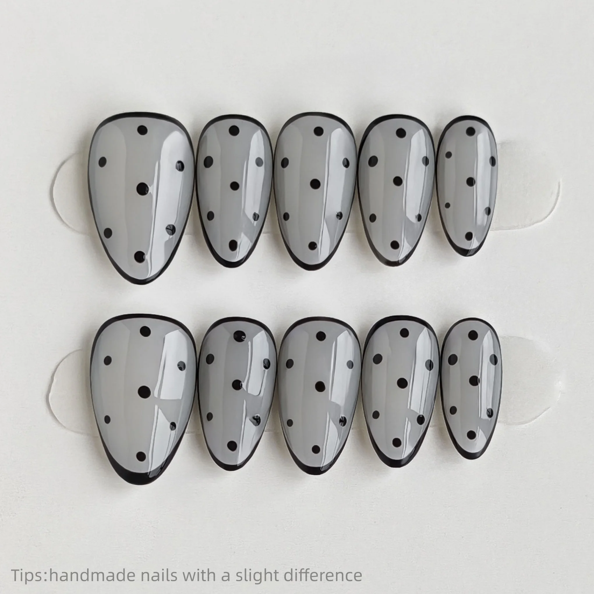 

10 шт., серые, черные накладные ногти ручной работы в горошек, миндалевидные носимые многоразовые модные накладные ногти 2026