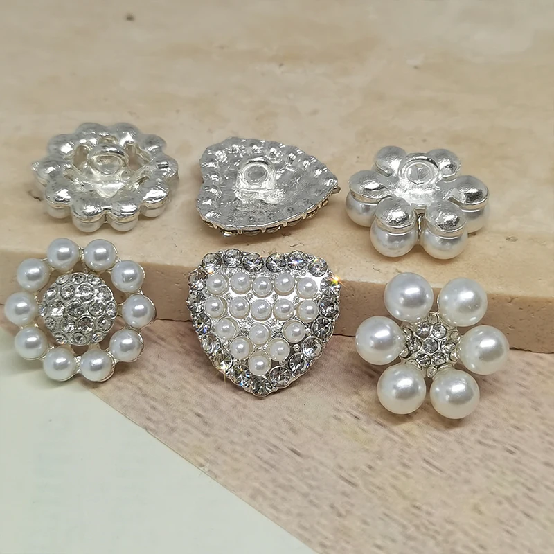 18MM Vintage Luxury Pearl Rhinestone Buttons For Clothing Sewing Accessories Fashion Decor Heart Flower Button Makers Applique