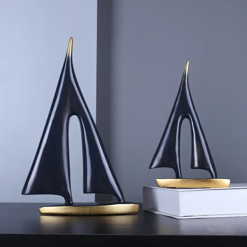 

Smooth sailing, sailboat ornaments, modern European creative home, living room decorations, office bookcase furnishings