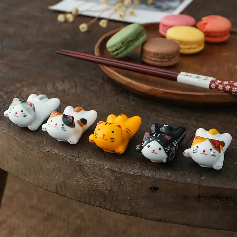 Ceramic Cute Cat Chopstick Rest Japanese Style Chopsticks Pillow Home Kitchen Decoration Chinese Chopsticks Holder Spoon Holder