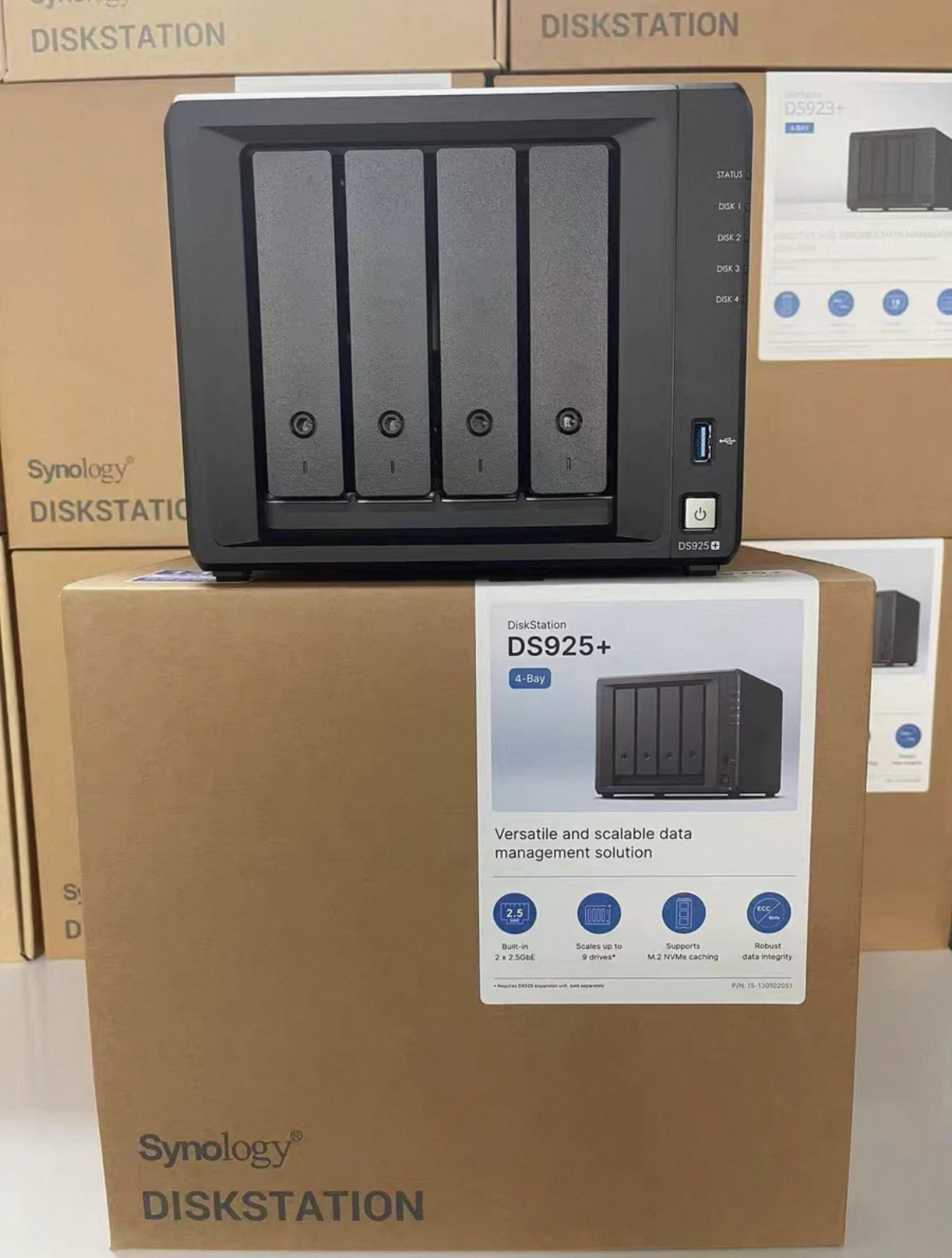 حاوية Synology 4-Bay DiskStation DS925+ NAS (بدون أقراص)